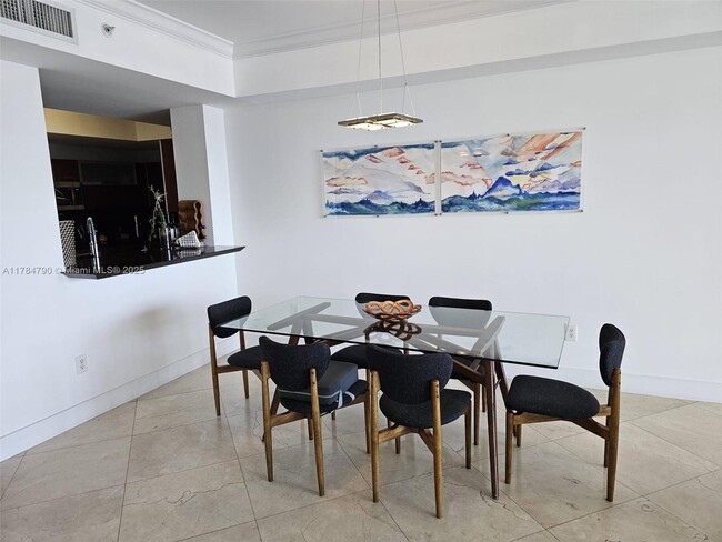 Foto del edificio - 3330 NE 190th St