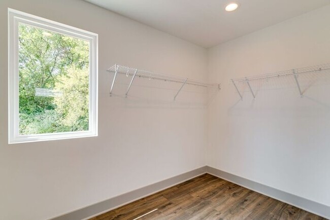 Building Photo - Beautiful Newer Build in Madison!