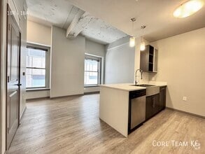 Building Photo - 1121 McGee St