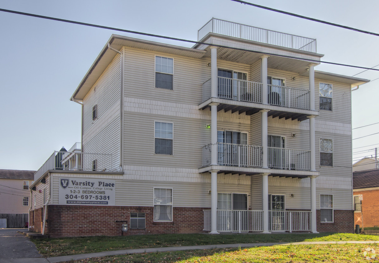 Primary Photo - Castle Arms Apartments