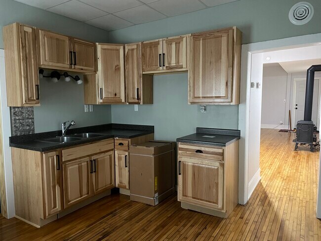 Cocina- Nuevos electrodomésticos próximamente - 220 S 61st Ave W