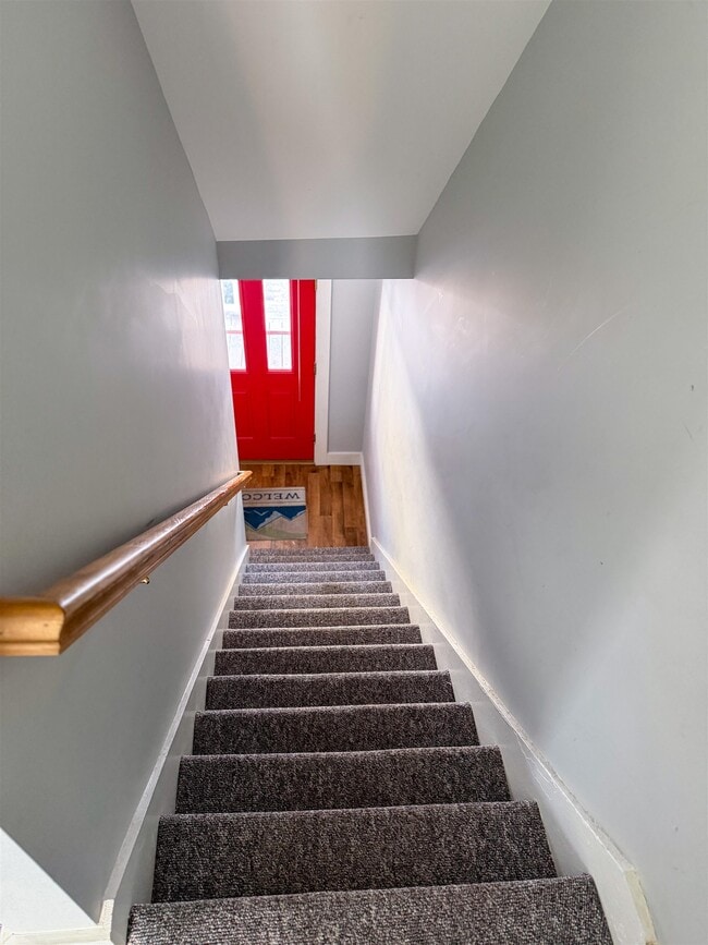 Building Photo - 24 Hill St