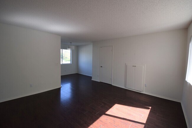 Foto del edificio - 12338 Oxnard St