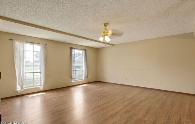 Building Photo - 200 Lodge Dr
