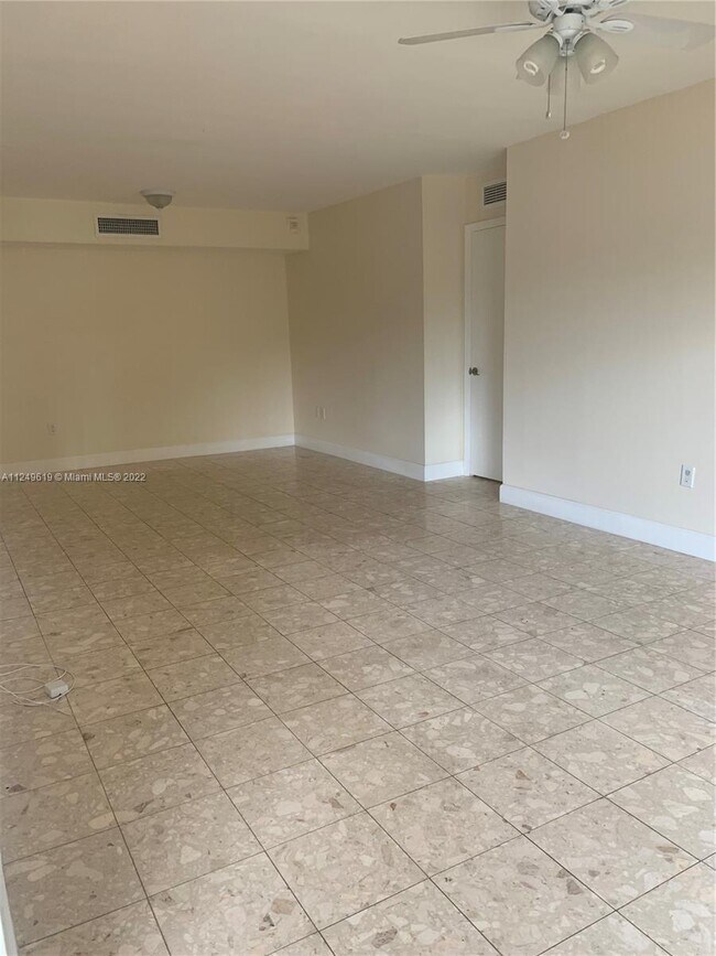 Foto del edificio - 5800 SW 127th Ave