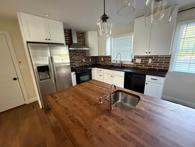 Foto del edificio - 125 Fieldstone Dr