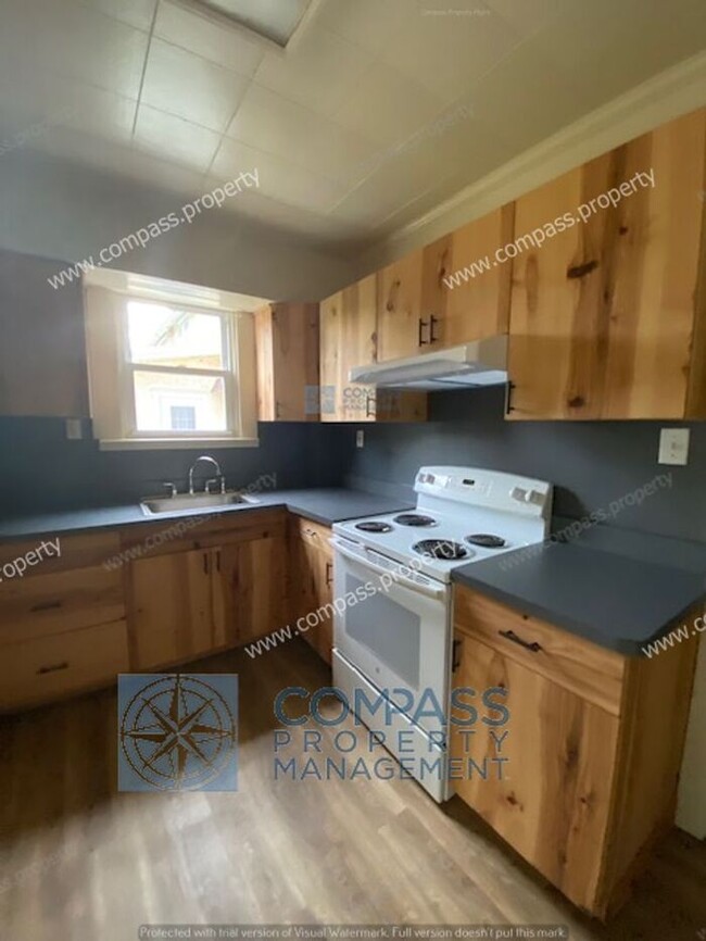 Building Photo - $1645.00 - 3 Bed, 1 Bath Semi Detached Twi...