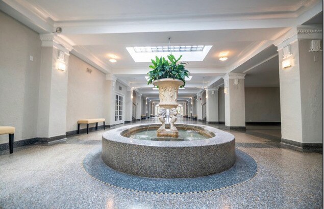 Foto del edificio - 4240 N Clarendon Ave