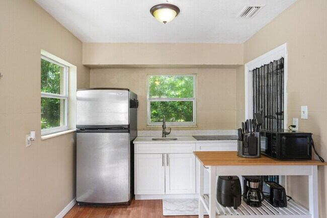 Foto del edificio - 3404 1/2 N 11th St