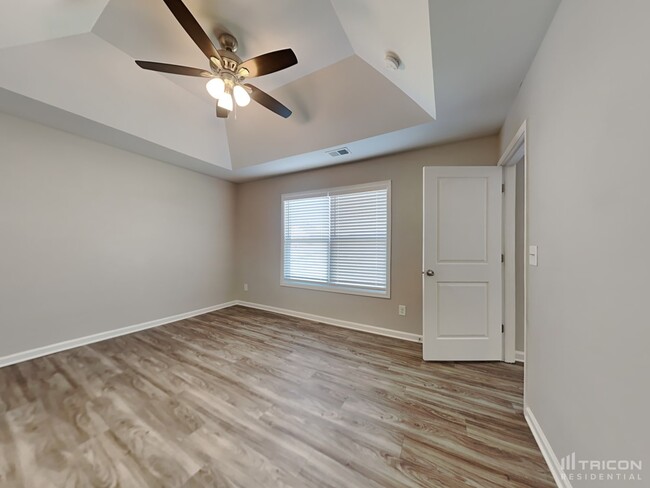 Building Photo - 415 Finch Ln