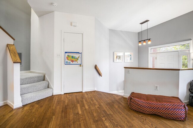 Building Photo - 10905 Whiterim Dr