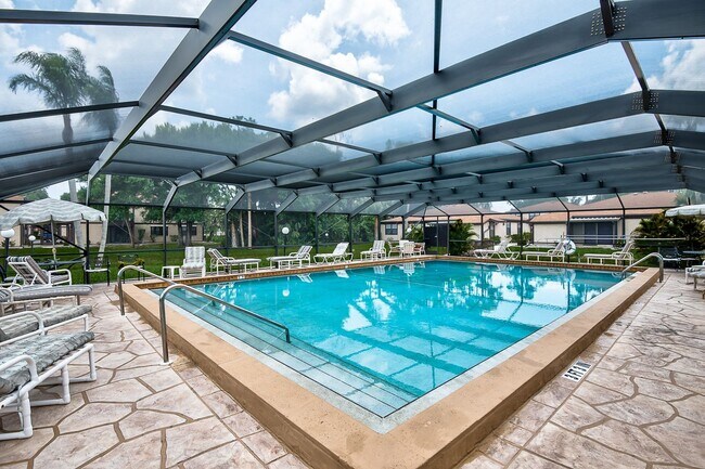 Foto del edificio - IDEAL CENTRAL LOCATION IN PORT CHARLOTTE