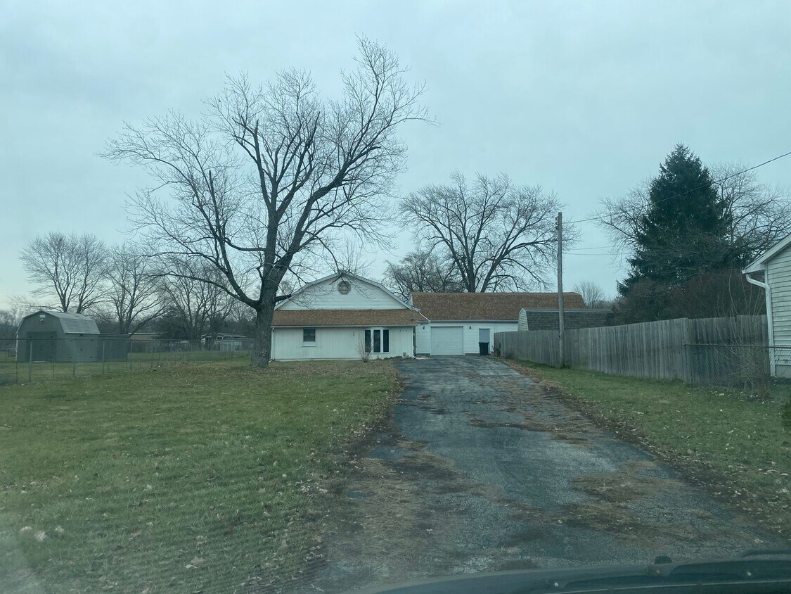 to this spacious 4bedroom, 2bath... House Rental in East