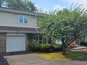 Building Photo - 10956 S 76th Ave