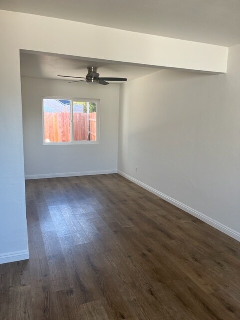Foto del edificio - 563 Emory St