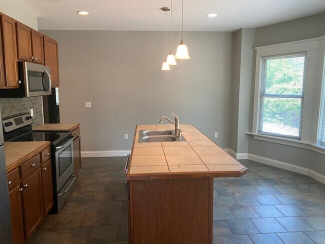 Building Photo - 34th Street Duplex