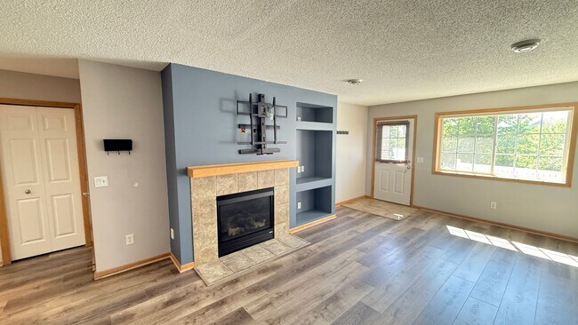 Foto del edificio - 16486 Elm Creek Ln