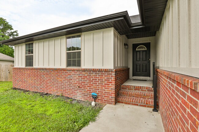 Foto del edificio - 1065 S Christopher Ave