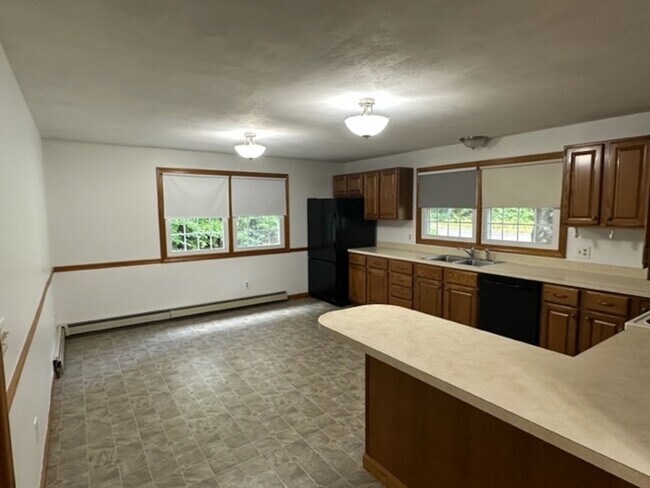Building Photo - 5 Meadowlark Ln