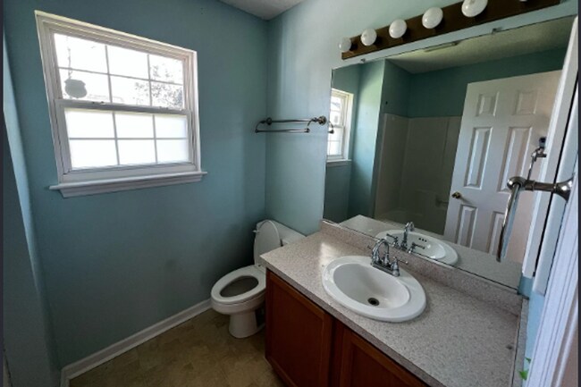 Building Photo - 3Bed/2Bath 1300 sq ft home!