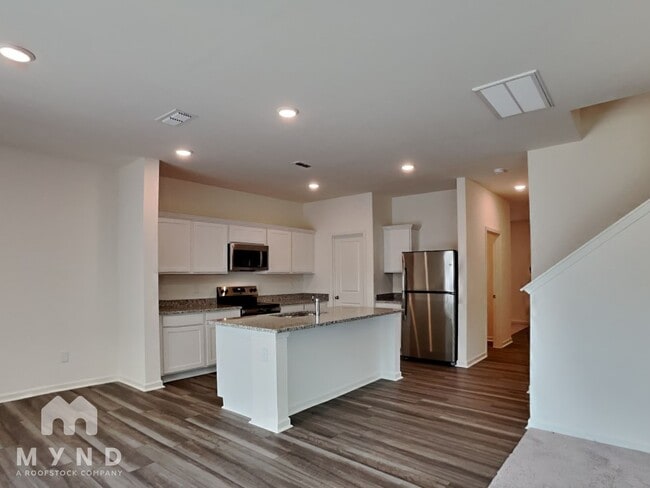 Building Photo - 1148 Centerview Dr