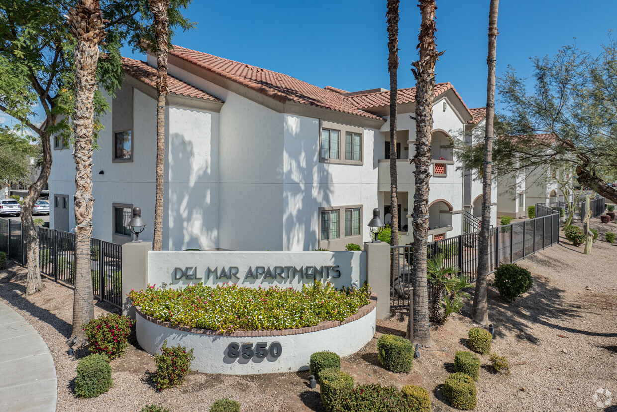 Primary Photo - Del Mar Apartments