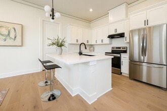 Building Photo - 5831 Banks St