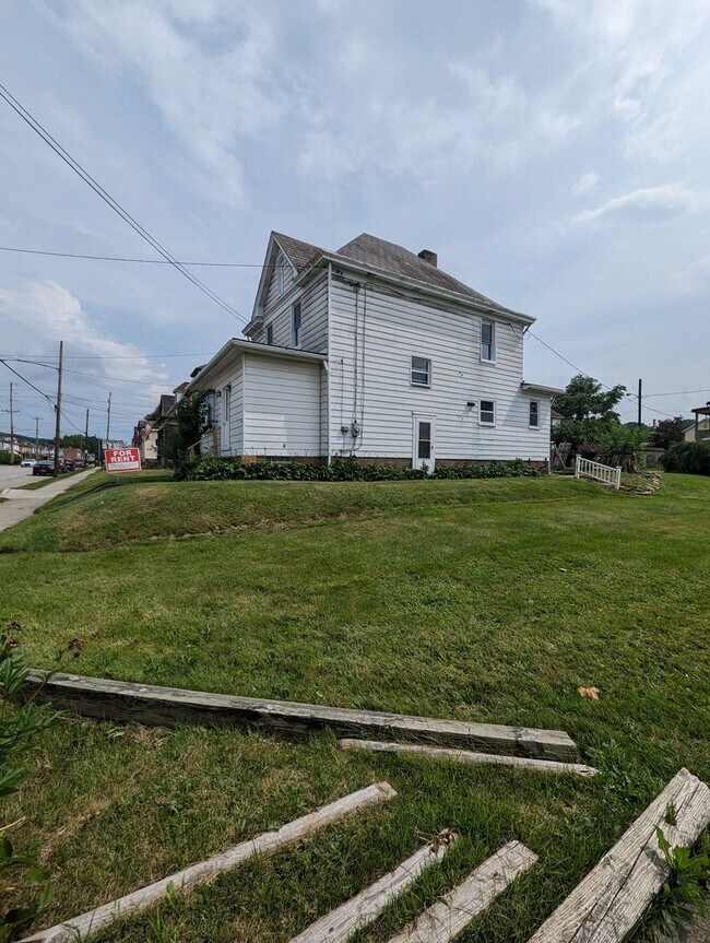 Foto del edificio - 3 br, 1.5 bath House - 4617 4th Ave