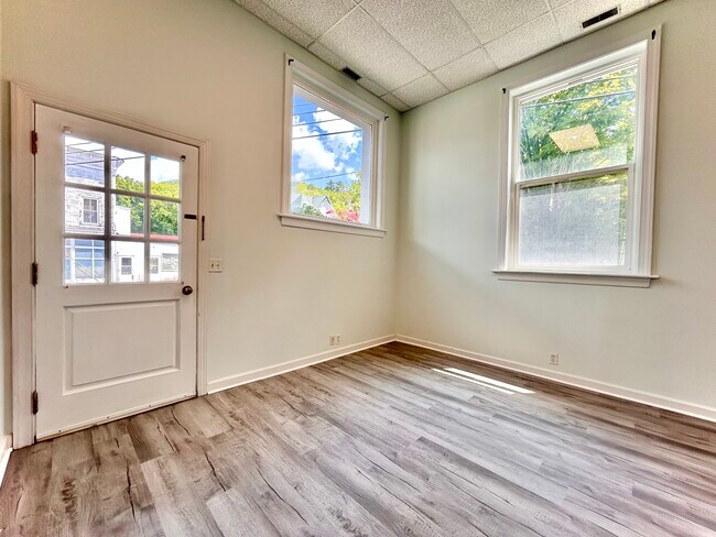 Living Room - 263 Blue Grass Trail