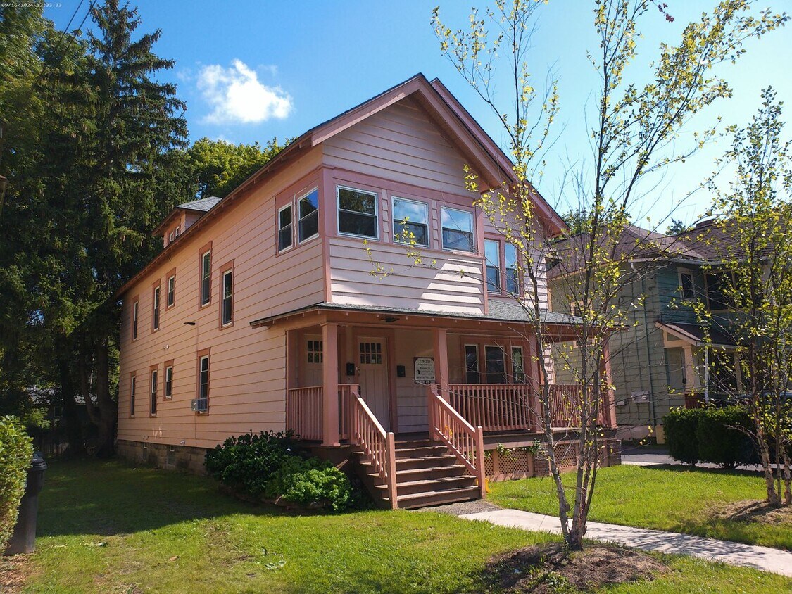 Primary Photo - 229-231 Fellows Ave