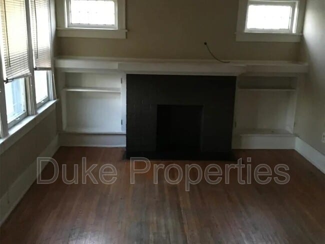 Building Photo - 1042 Bay St