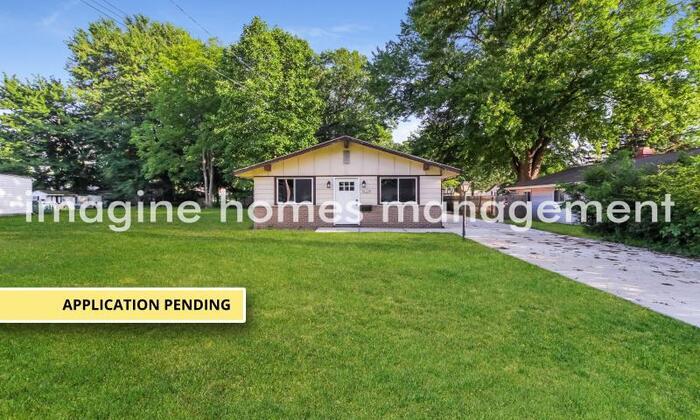 Foto principal - Lovely 3 bedroom 1 bath Ranch located in M...