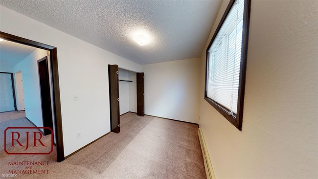 Foto del edificio - 2 br, 1 bath Apartment - 325 Eastdale Dr