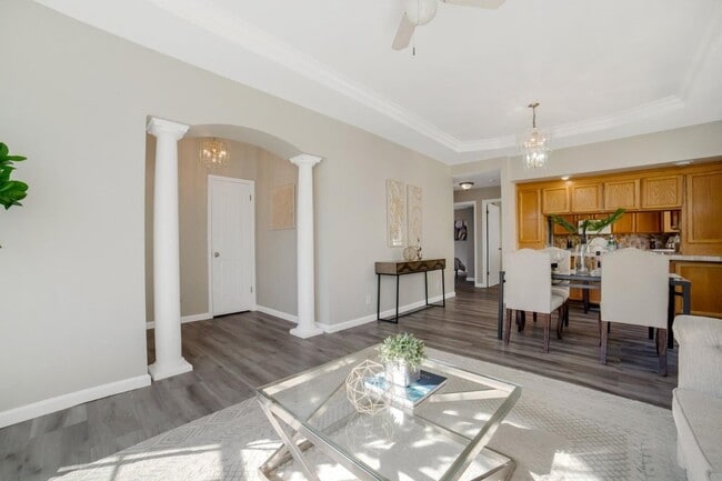 Building Photo - 615 Minor Ave