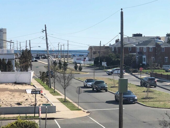 Foto del edificio - 264 Laurelton Blvd
