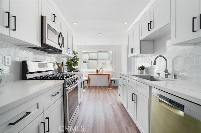 Building Photo - 17101 Palisades Cir