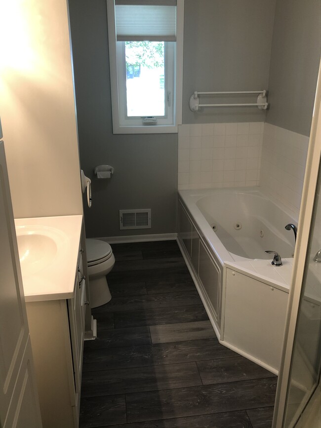 Bathroom - 112006 Faber Ln