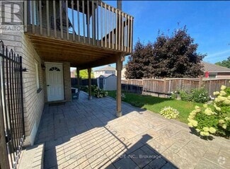 Building Photo - 165 Crompton Dr