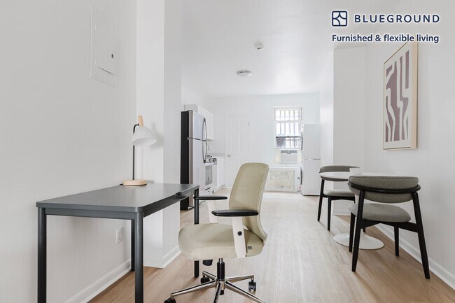 Foto del edificio - 327 E 10th St