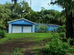 Building Photo - 2403 Pine Haven St
