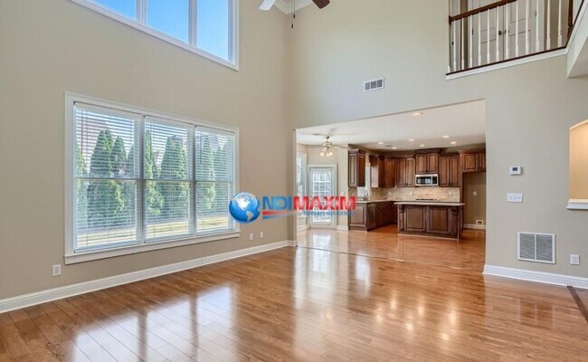 Building Photo - Beautiful home in the WALTON cluster in Ma...