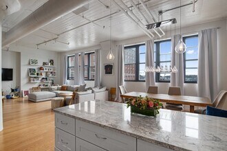 Building Photo - 437 D St