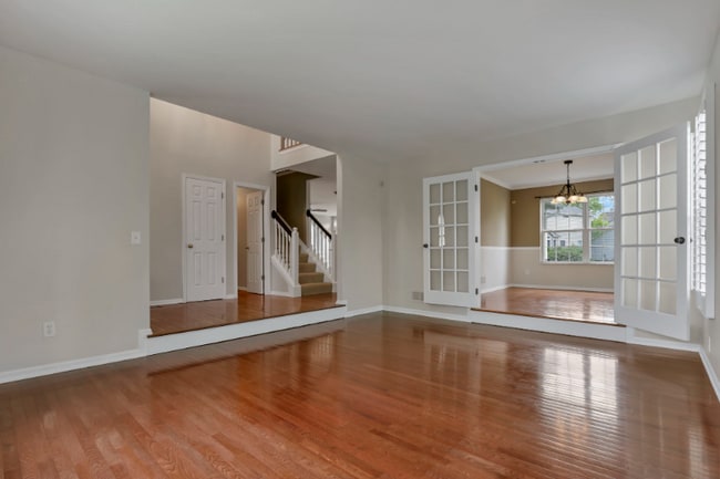 Building Photo - 6715 Sunningdale Dr