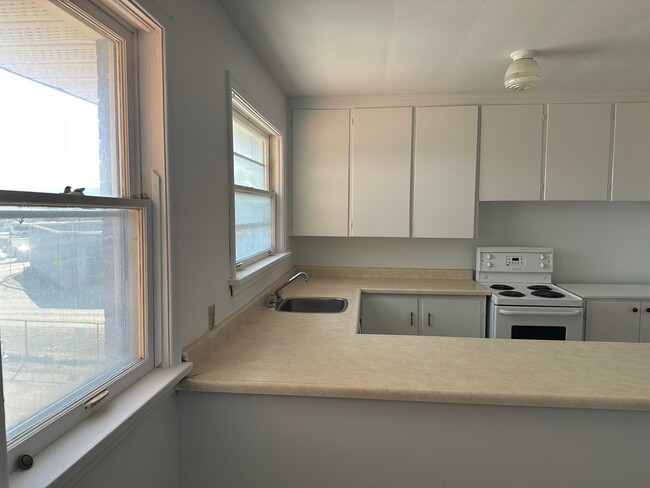 Photo du bâtiment - ** 1 MONTH RENT FREE** CHARMING 2-BEDROOM ...