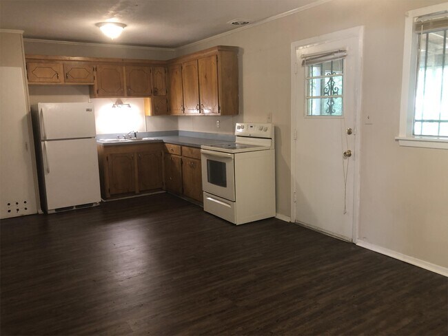Building Photo - 438 Queen Julianna Ln