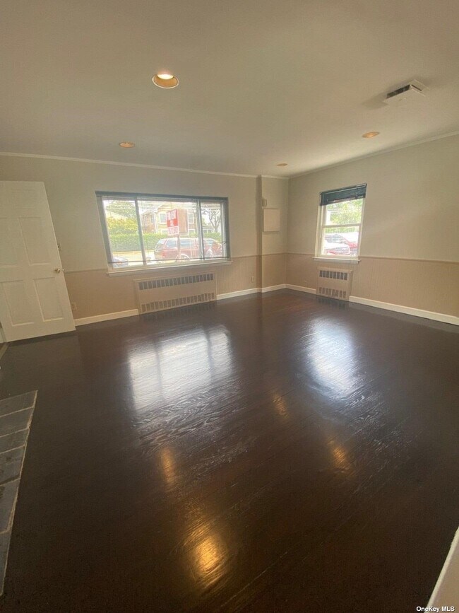 Building Photo - 1412 Wantagh Ave