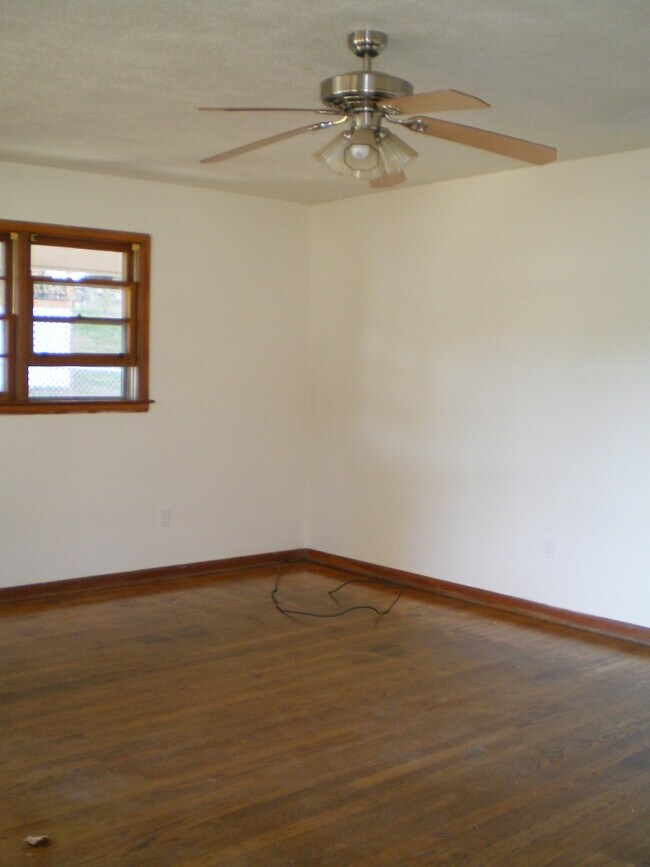Building Photo - 173 Hazel St