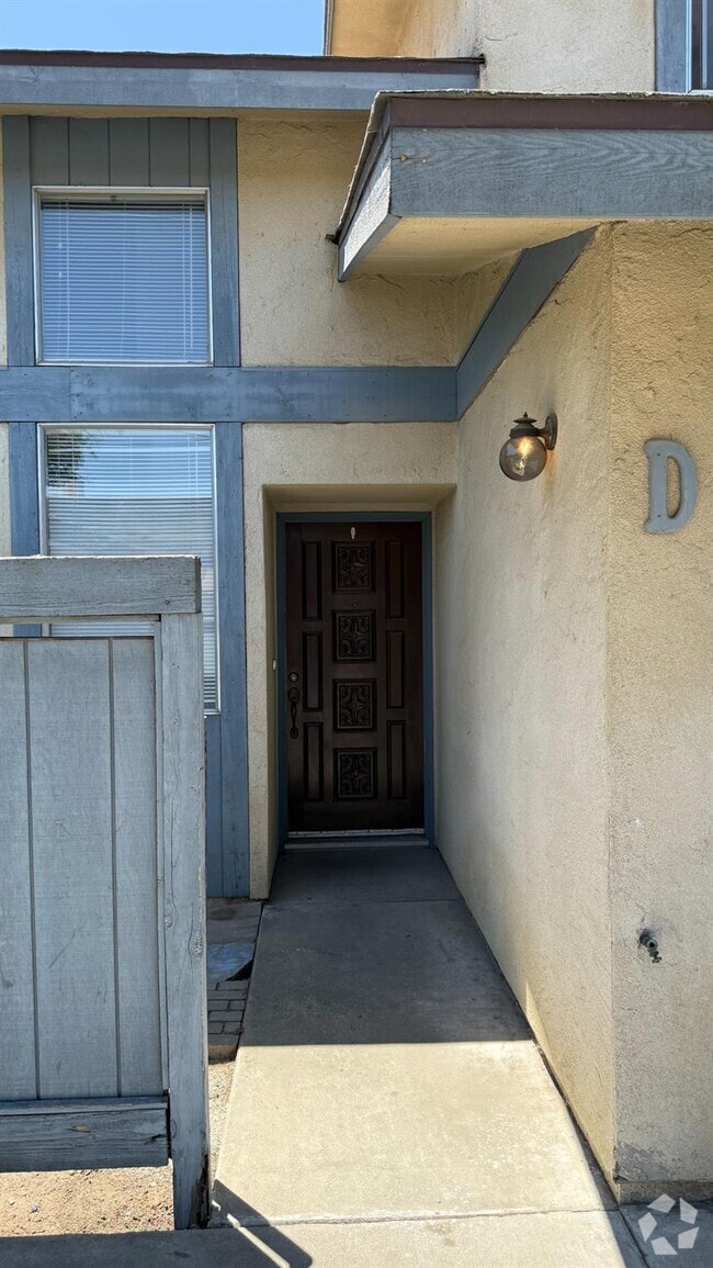 Building Photo - 40 N 19th Ave