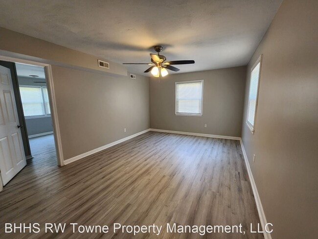 Foto del edificio - 4 br, 2 bath House - 18 Janet Drive