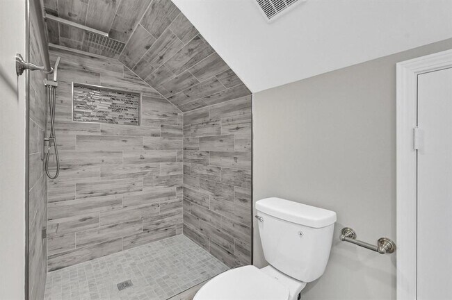 Foto del edificio - 8335 Sands Point Dr